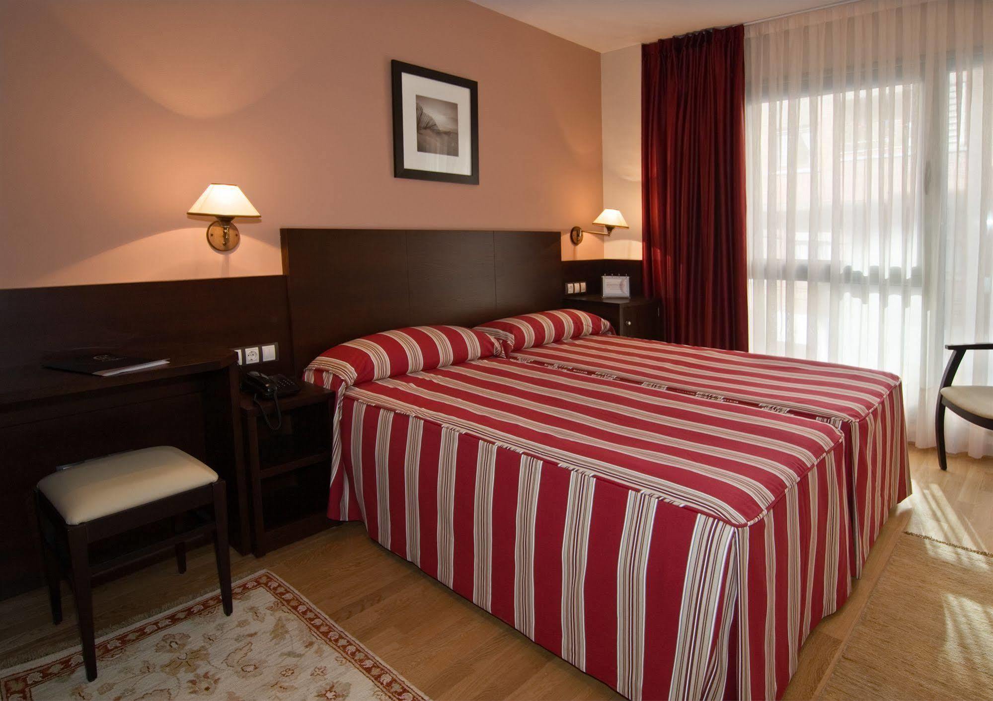Hotel Castro Real Ов'єдо Екстер'єр фото